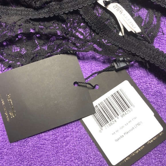 Pretty wild bandits sexy and sensual lingerie - Picture 10 of 15